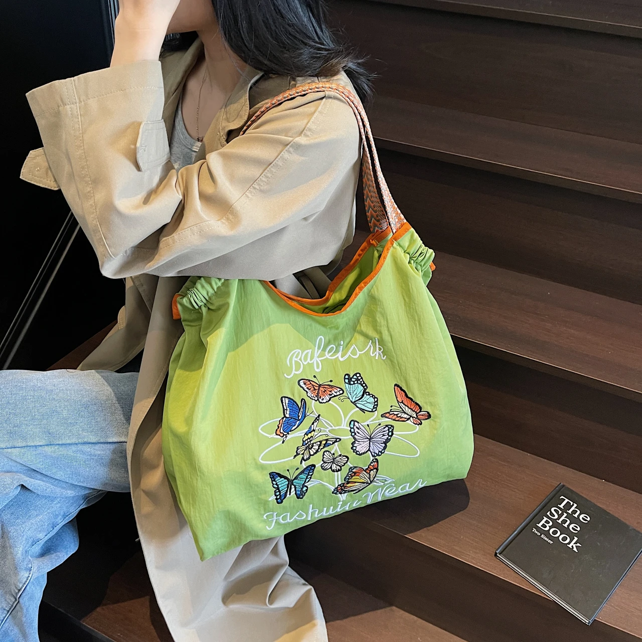 

Large Capacity Waterproof Nylon Handbags Women Butterfly Printing Shoulder Bags Sweet Flower Packages Lightweight Fresh Totes