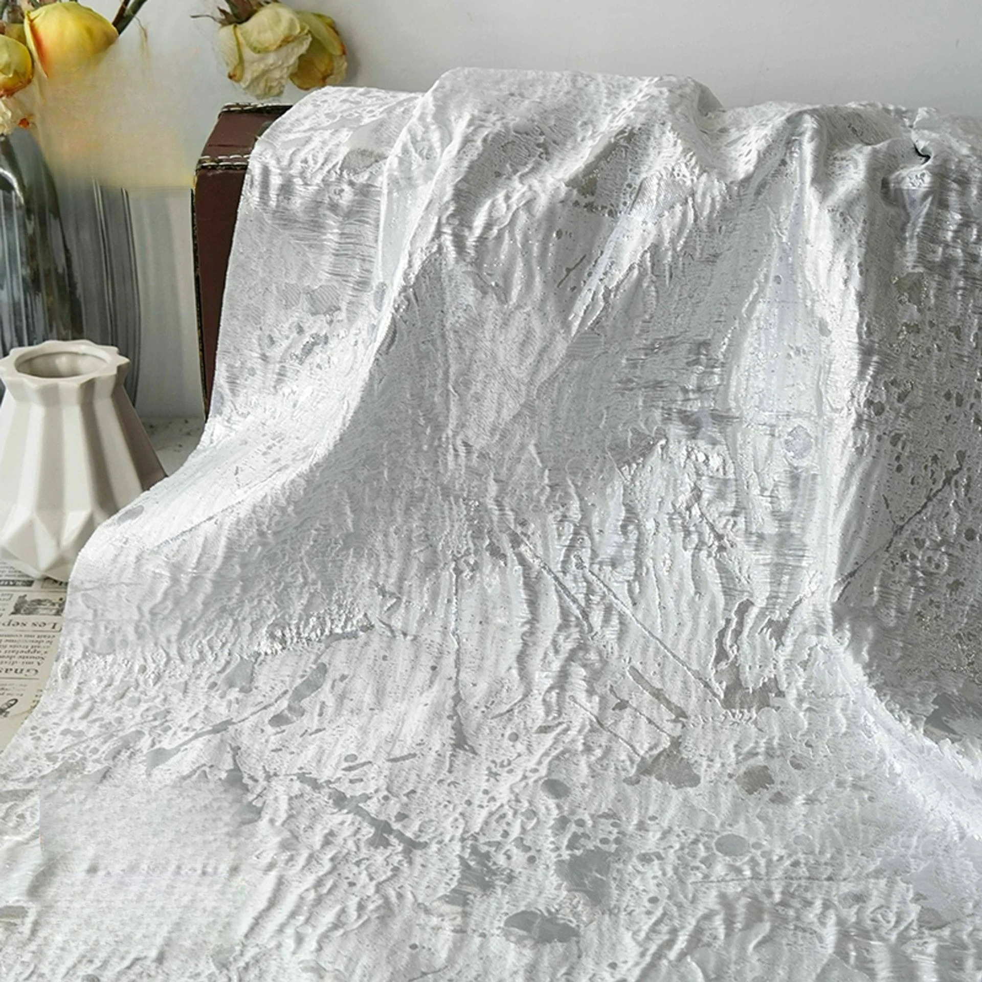 

Silvery White Ink Splash Style Embossed Jacquard Yarn Dyed Fabric Fashion Apparel Vest Jackets Decorative Sewing Fabric