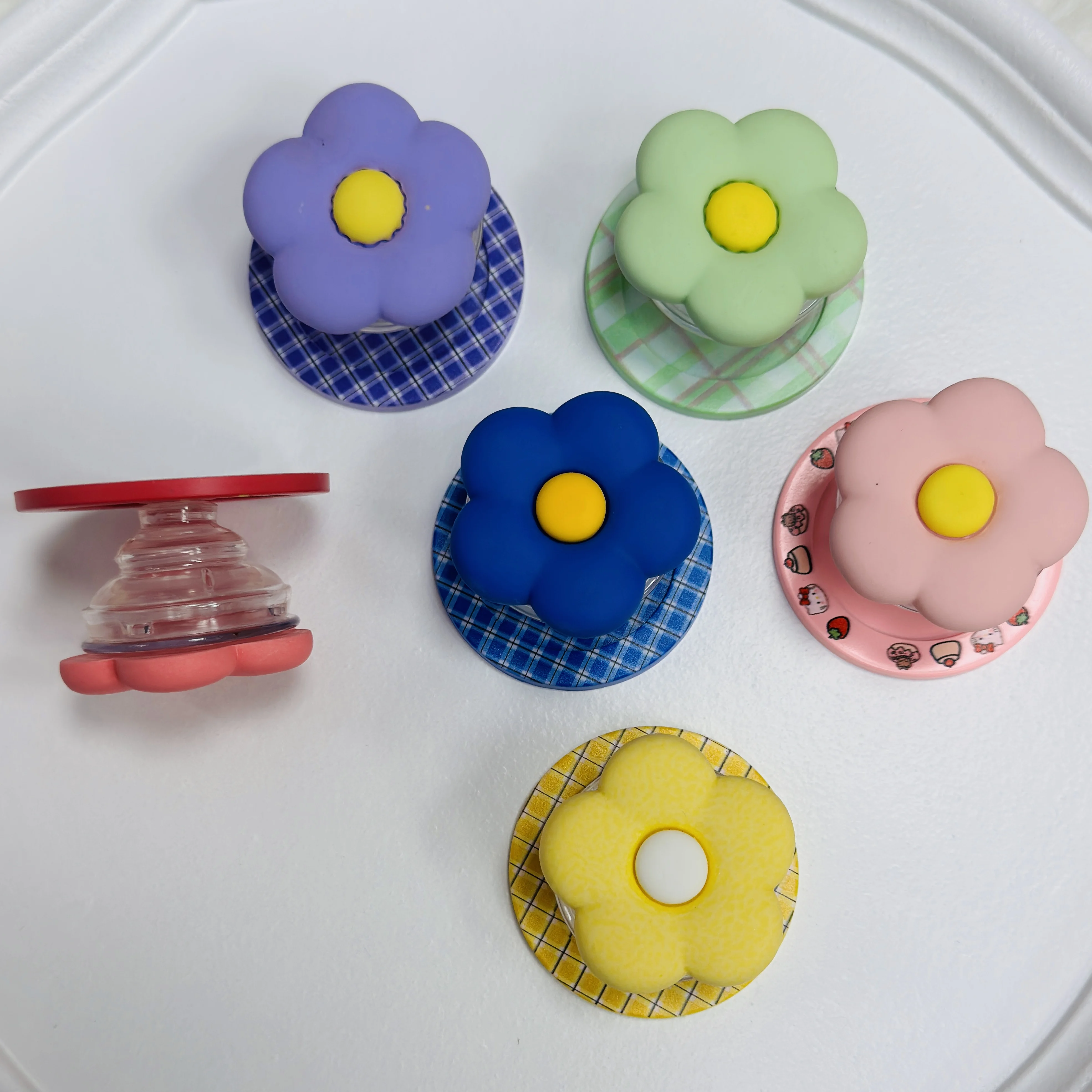 

INS Creative Silicone Flower Compatible with MagSafe Magnetic Stand Strong Adhesive Force Adjustable Desktop Air Cushion