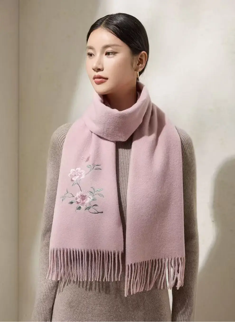 

Новинка, 100% шерсть, кашемир, шаль из пашмины, женская накидка с цветочной вышивкой, зимние теплые шарфы, большой шарф, палантин, дорожное одеяло с кисточками