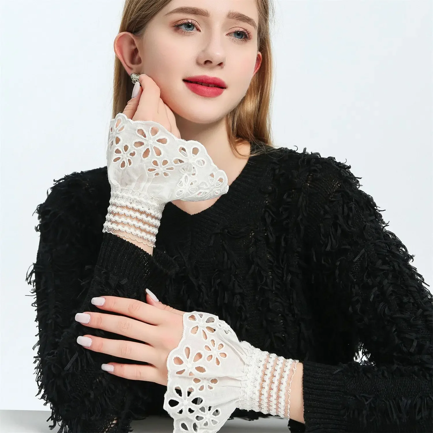Hollow Out Floral Detachable Cuffs for Womens Fake Flared Sleeves Pleated False Cuffs Sweater Blouse Wrist Warmers