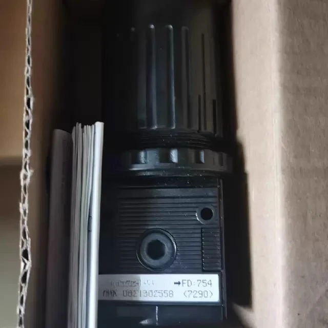 

Edge banding machine original pressure regulating valve 0821302559 0821302559 0821302558