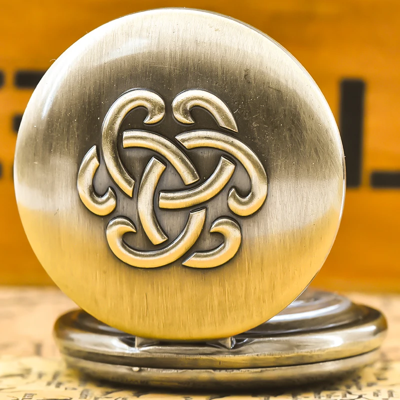 Retro Bronze Steampunk Flip-Top นักเรียนชายและหญิงของขวัญสร้อยคอควอตซ์ Celtic Knot นาฬิกาพ็อกเก็ตที่ระลึก