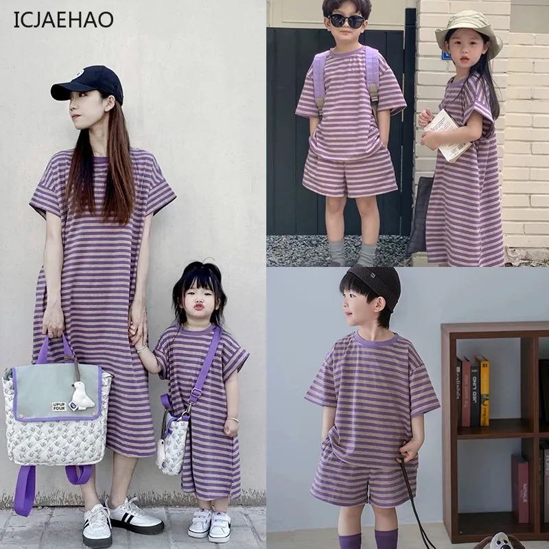 

2025 Matching Family Clothes Mom Dad Daughter Son Korean Fashion Dresses Short Sleeve Tshirts Baby Wear Cotton Stripes Tops