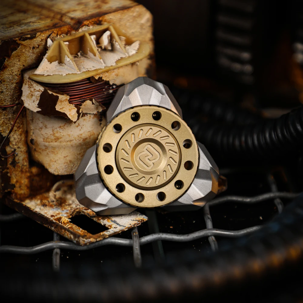 EDC Linkage Ghost Tooth Limited Edition Gear Finger Tip Spinner EDC Adult Decompression Black Technology Toy