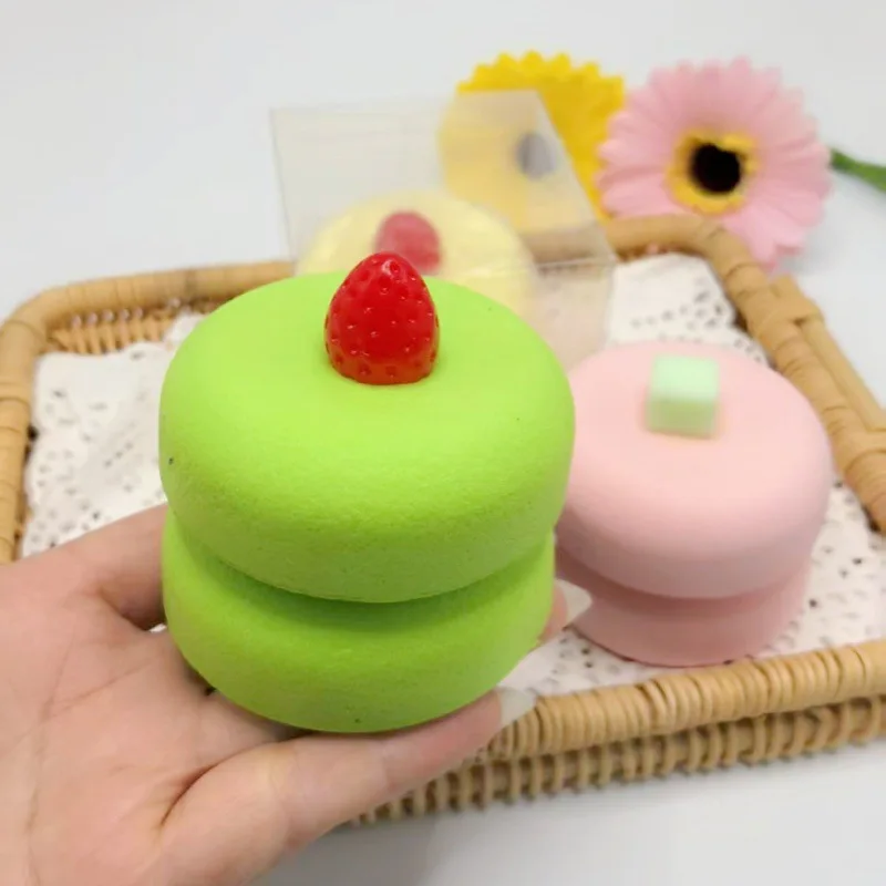 Simulation Food And Play Cake PU Slow Rebound Toys Funny Wet Soft Feeling Simulation Macaron Cake Squeeze Stress Relief Toys