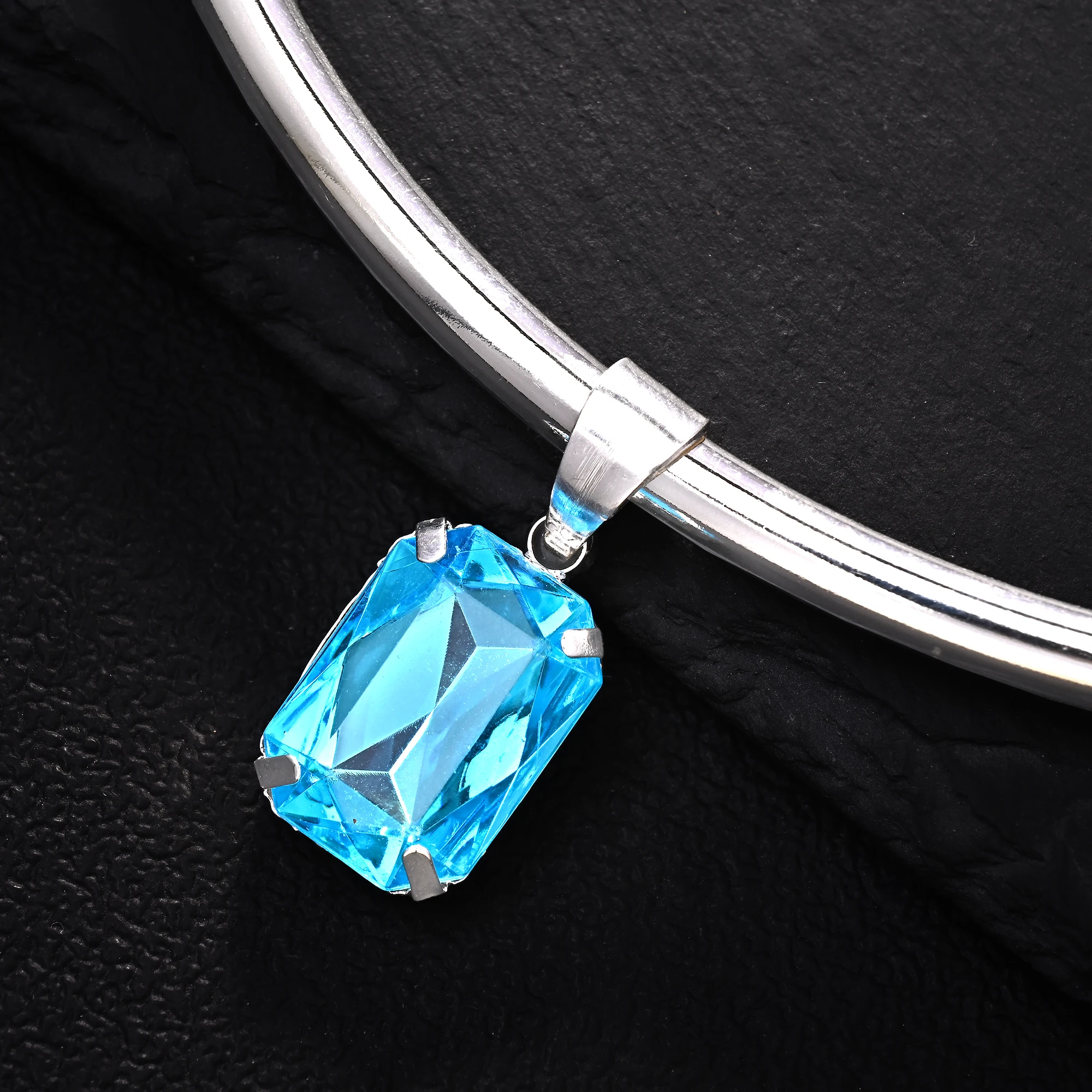 Women Open Choker Necklace Blue Crystal Rectangular Pendant Rigid Collar Statement Jewelry for Wedding Prom Party Evening Wear