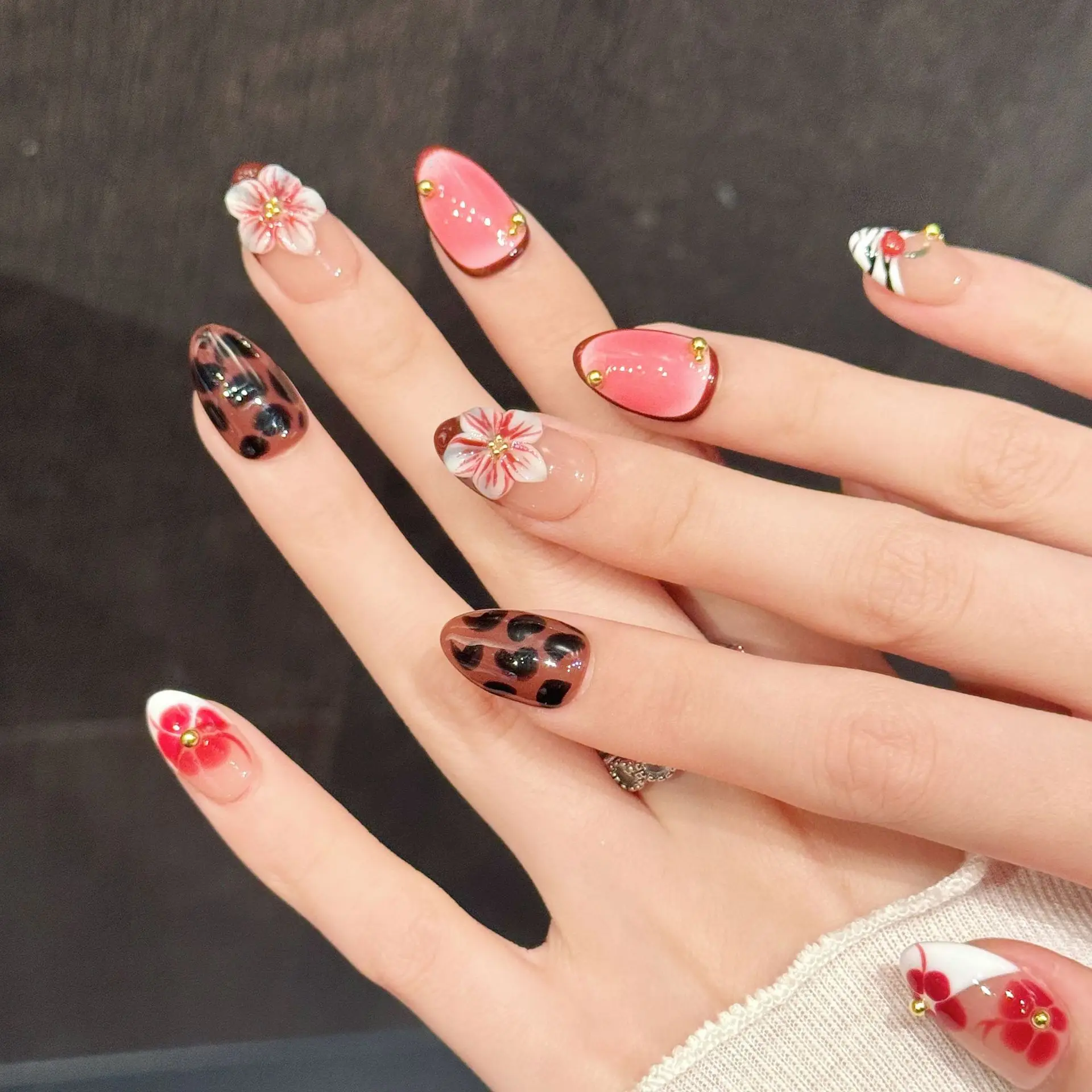 

10PCS Handmade Press On Nails Short Almond Pink Brown Leopard Print Cherry Blossom Nail Art Sweet Cool Design With 4-PIECE Tool