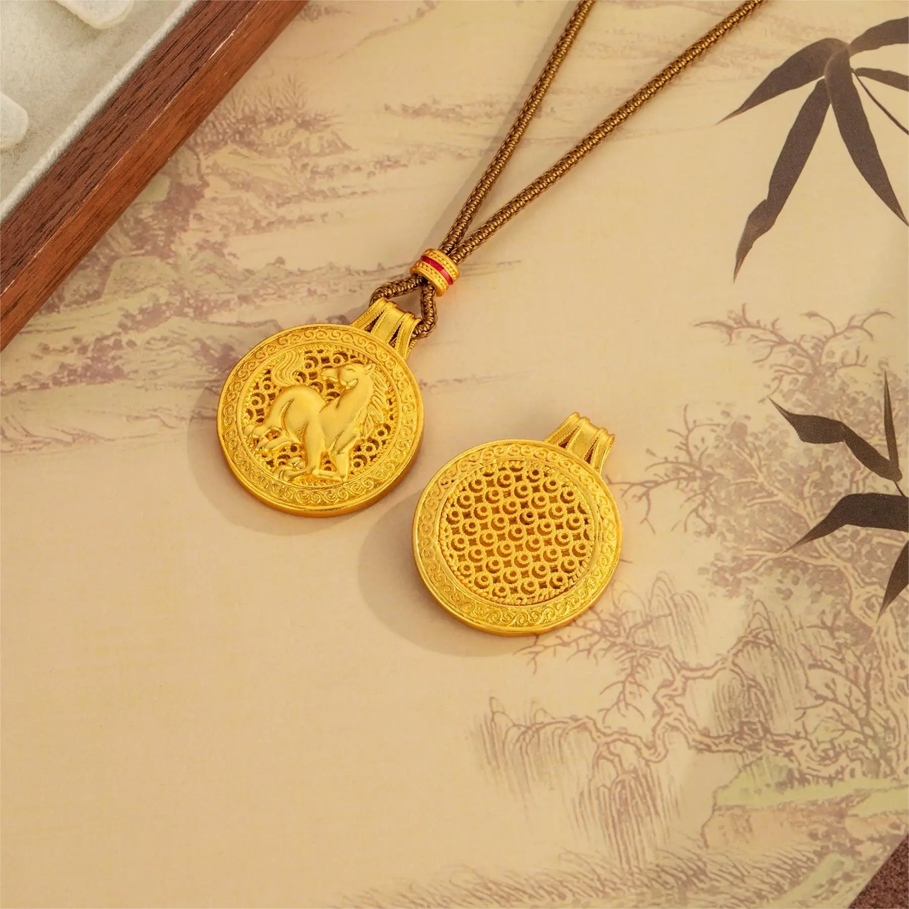 Luxury 24K 9999 Pure Gold real gold Pony Compasses Pendant Necklace Women Zodiac Horse Pendant Necklace