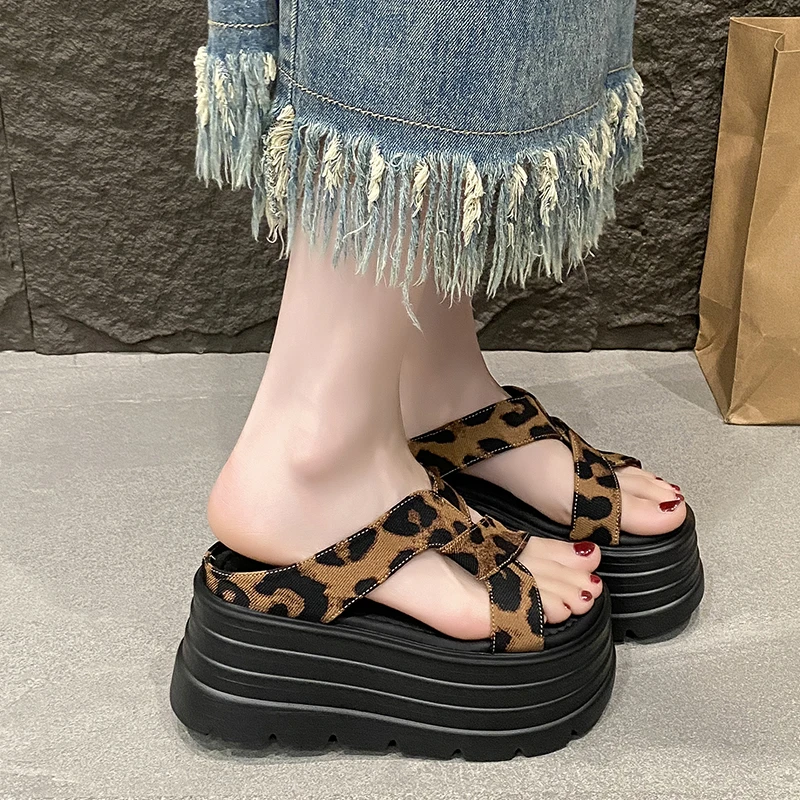 

Женские шлепанцы на платформе 8 см, сандалии на толстой подошве, новые летние повседневные пляжные шлепанцы Zapatos Mujer