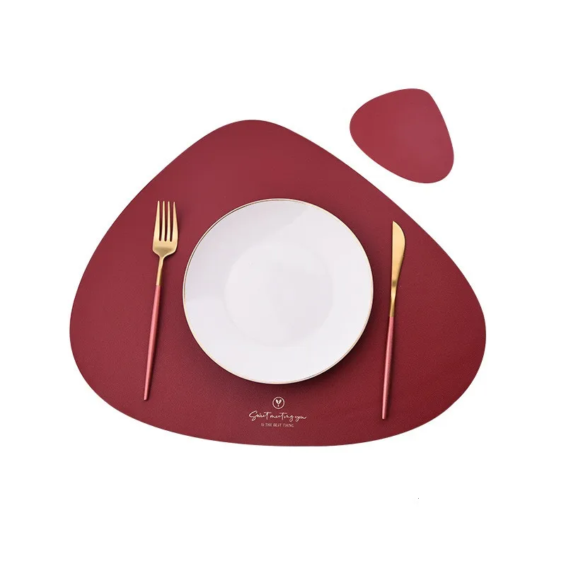 Inyahome Christmas Red Gold Leather Placemats and Coasters Set Coffee Mats Place Mats for Kitchen Dining Table Parties BBQ