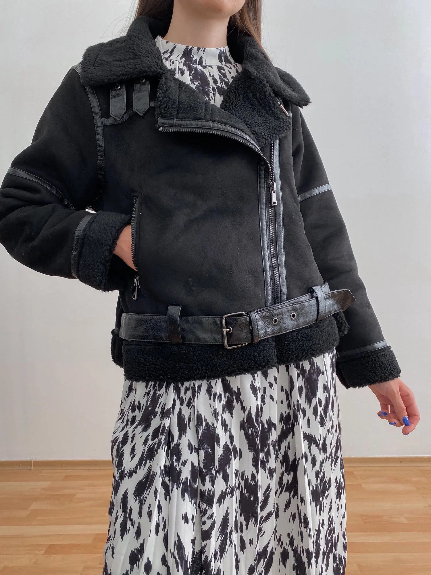 2024 New Winter Women Thick Warm Suede Lamb Jacket Short Biker Casual With Belt Faux Leather Coats Brown Black Outwear Ladies