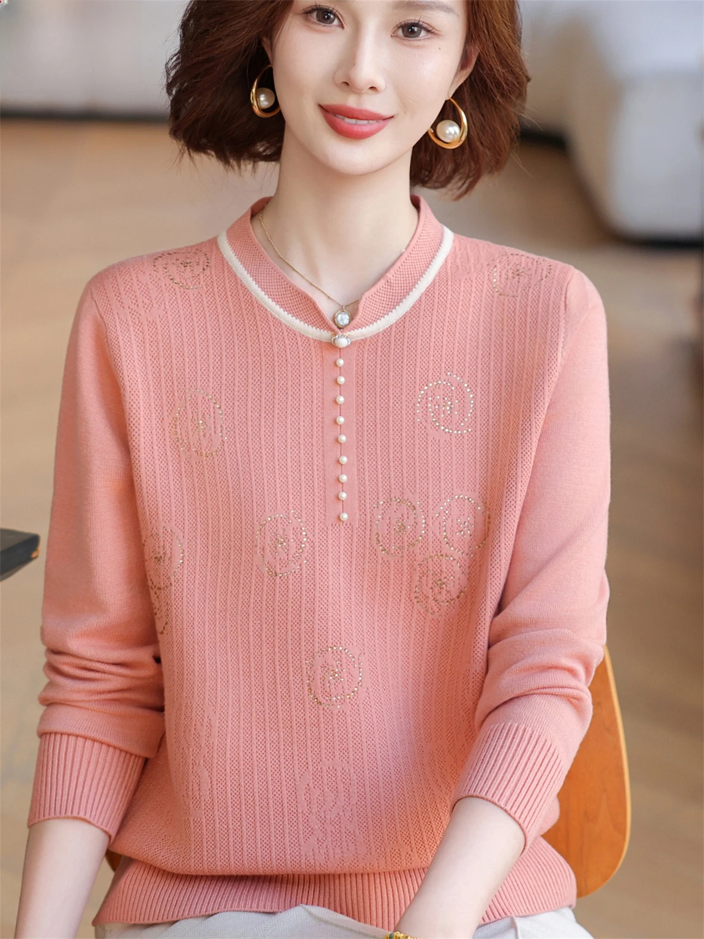 

Slim Fit Long Sve Вязаный базовый слой Топ Тонкий свитер Осенняя мода Повседневный V-Ne на пуговицах Легкий уход для женщин среднего возраста