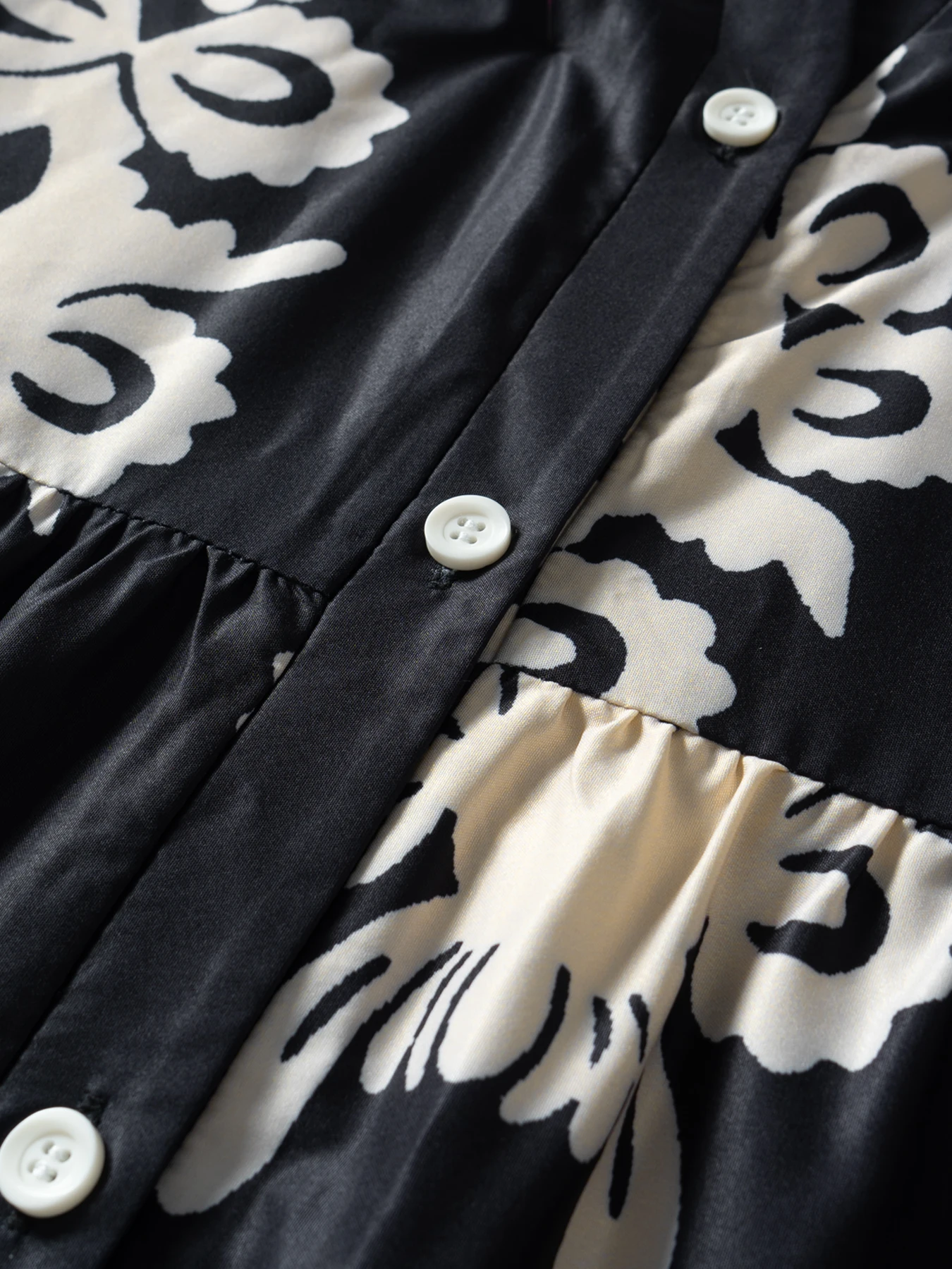 レディース 春夏 ブラック ベージュ ヴィンテージ 花柄 マンダリンカラー Vネック 七分袖 ベルスリーブ ティアード マキシ丈 ボヘミアン カジュアル バケーション