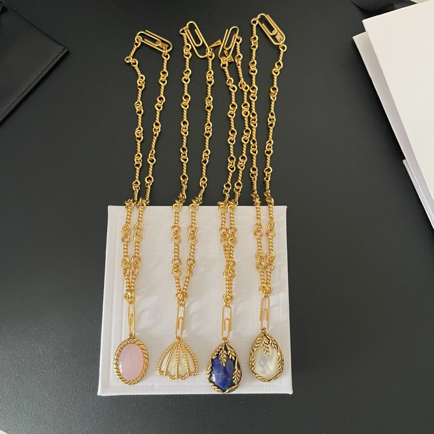 Light Luxury Brass Gold Plated Teardrop Fan Natural Crystal Tassel Pendant Necklace Vintage Delicate Women Party Jewelry Gift