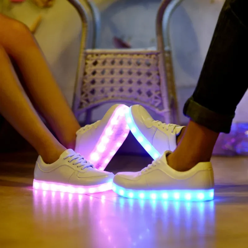 Boys LED Luminous Shoes Casual Girls Light Up Kids 7 Color Simulation Sole USB Charging Glowing Adult Men Women Children Sneaker