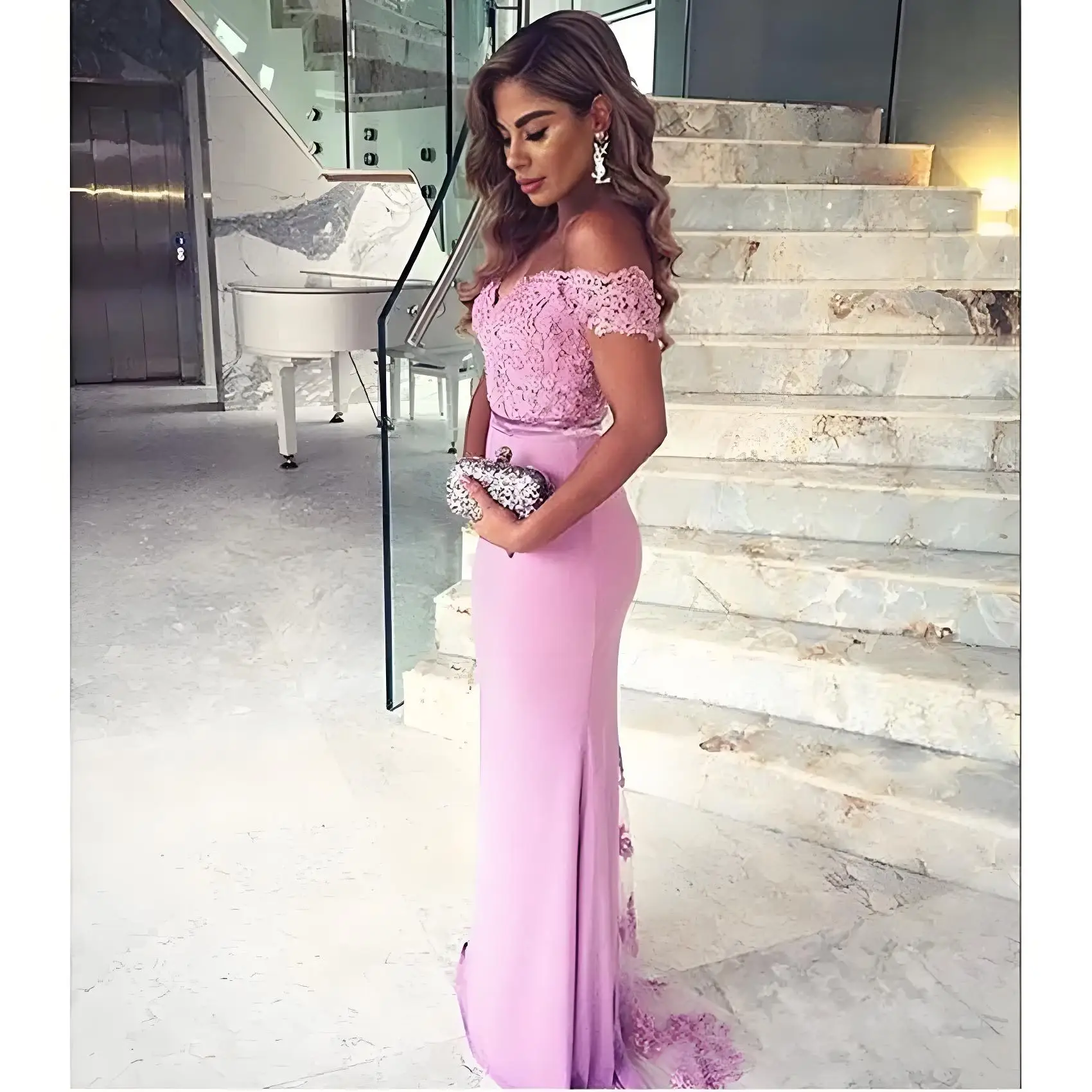 Beshinel Maßgeschneiderte Rose Rosa Spitze Off Shoulder Meerjungfrau Brautjungfernkleider Seidensatin Seitenschlitz Hochzeit Party Abendkleid