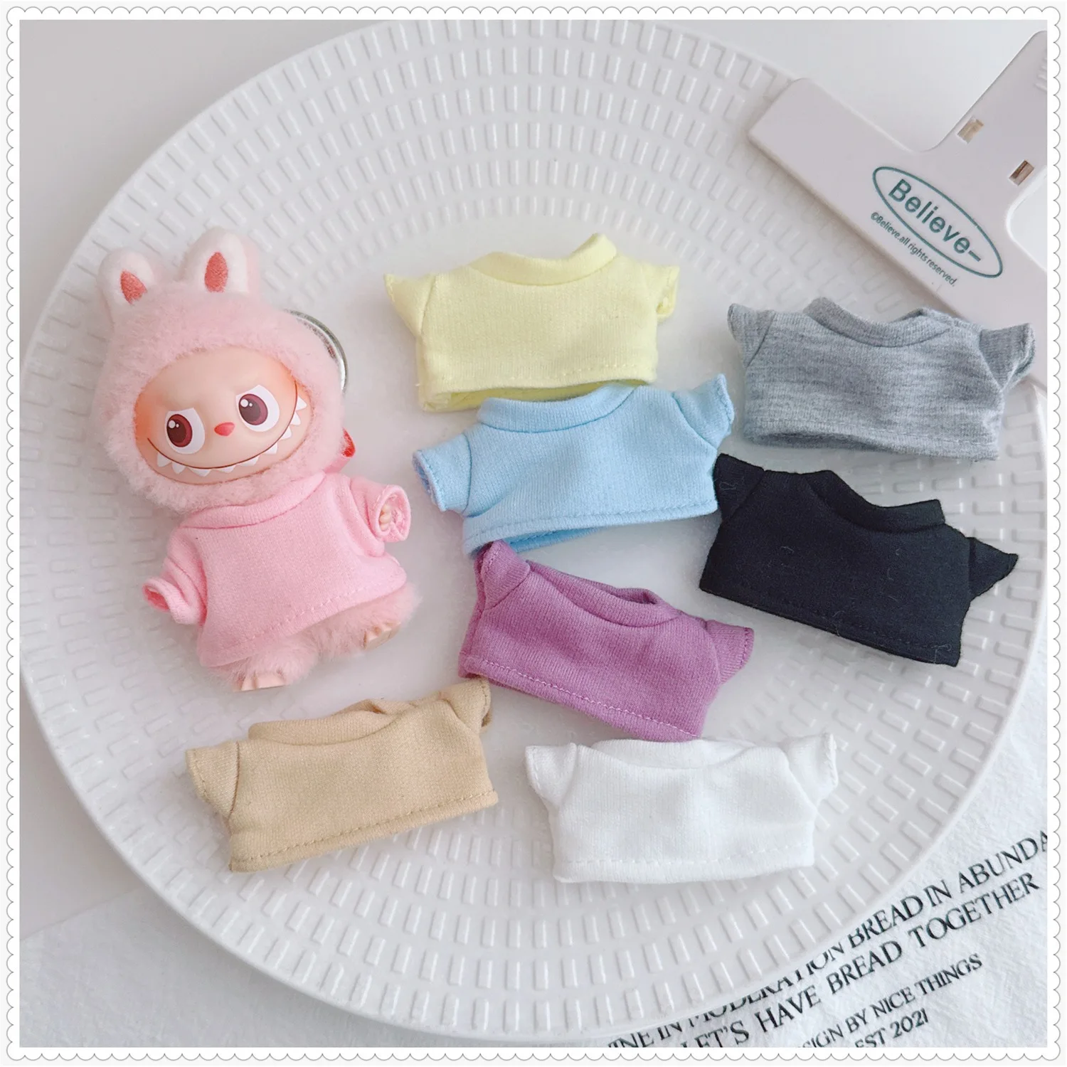 

Clothes For 4th Gen LABUBU 4.0, 10cm Mini Pin For Love Series Doll Outfit Solid-Color T-Shirt/Shorts Set
