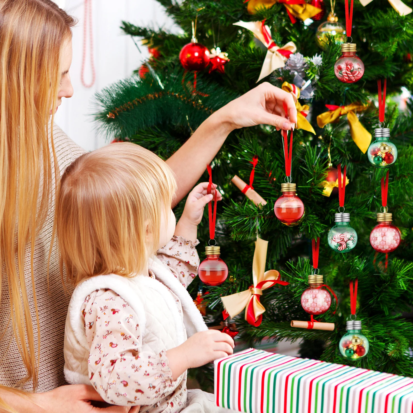

24Pcs Clear Hanging Plastic Ball Ornaments Transparent Fillable Baubles for Christmas Decor Candy Drink Containers