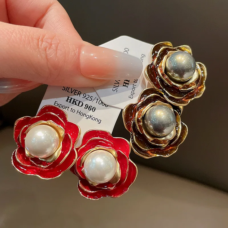 Metal Flowers Dripping Oil Pearl Earrings European And American Style Personalized Fashion Stud Earring Girls Travel Accessories