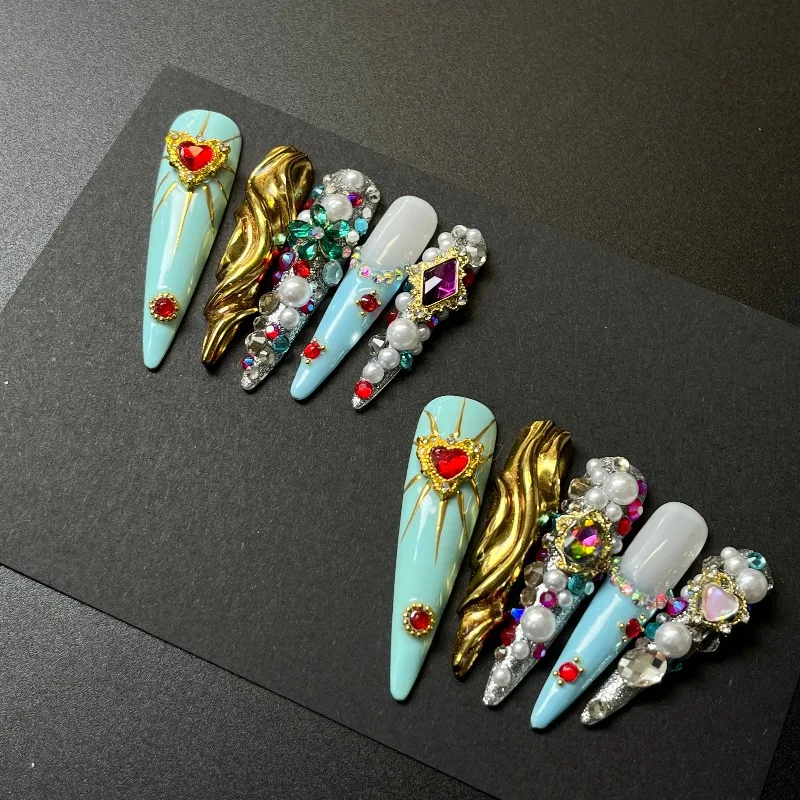 

10PCS Handmade Blue Gold Nails Luxury Stiletto Press on Nails 3D Pearl Heart Rhinestone Design Elegant False Nails ارتداء الدروع