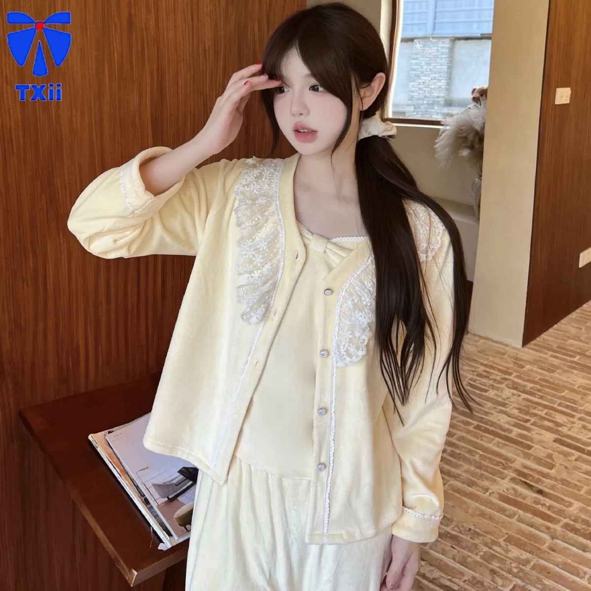 Island velvet pajamas women's autumn winter new sweet long sleeve suit double-sided velvet padded home clothes three-piece set