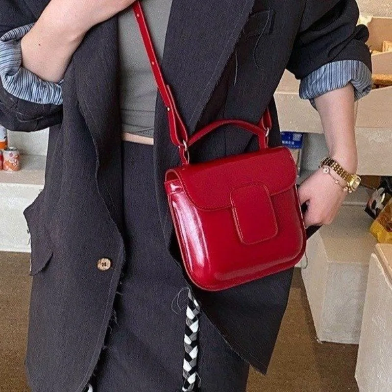 

Parisian Chic Designer Diaper Bag For Women Luxury Leather Tote Elegant Crossbody Bag Stylish Elegance