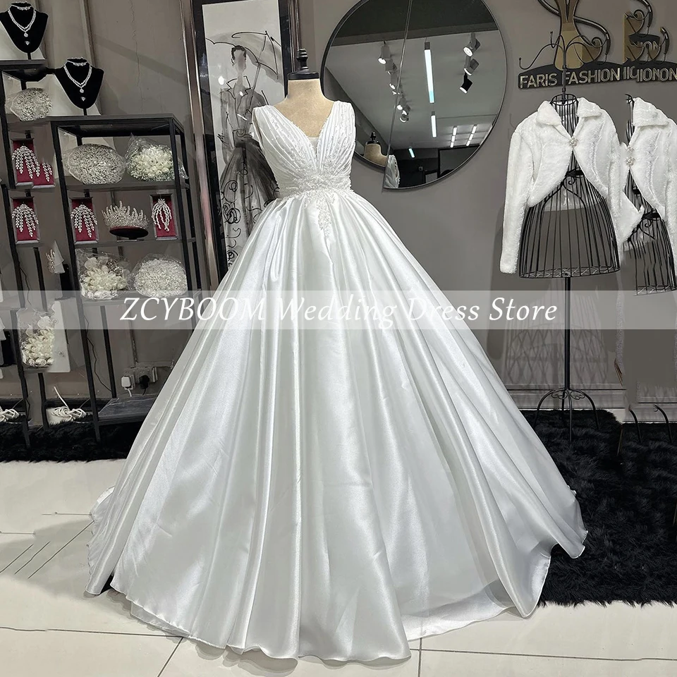 Customized V-Neck Sleeveless Beaded Appliques Whiite Wedding Dress 2025 Ball Gown Floor Length Sweep Train Lace Up Bridal Gown