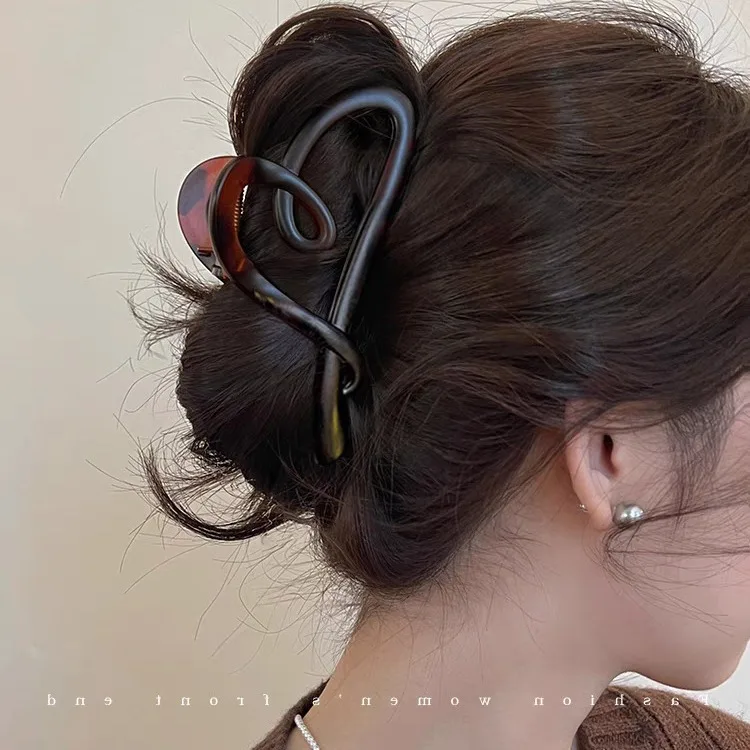 

1pc Temperament Matte Love Grip Women's Hair Clip Simple and High End New Spring/Summer Shark Clip Headpiece