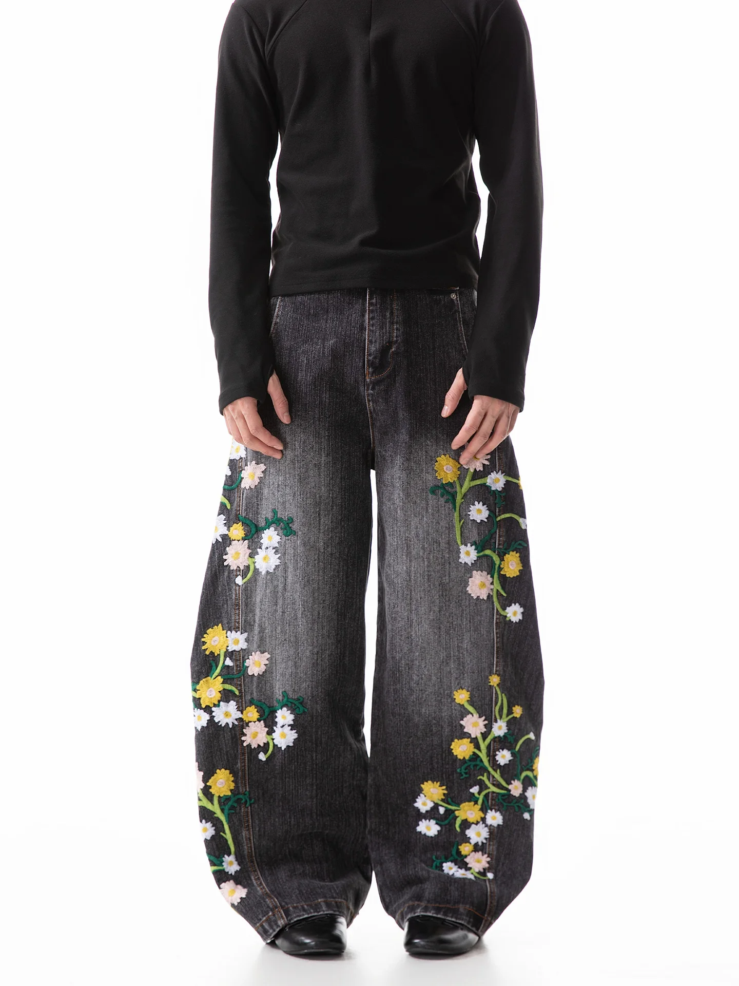 Pantalones vaqueros con bordado Floral de estilo americano para hombre, novedad de Otoño de 2025, pantalones curvos holgados Retro, pantalones vaqueros largos de pierna ancha a la moda