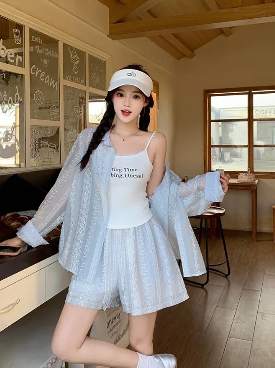 

Женский комплект больших размеров: повседневная футболка с цветочным принтом и защитой от солнца, летние свободные шорты с высокой талией, модный комплект для города