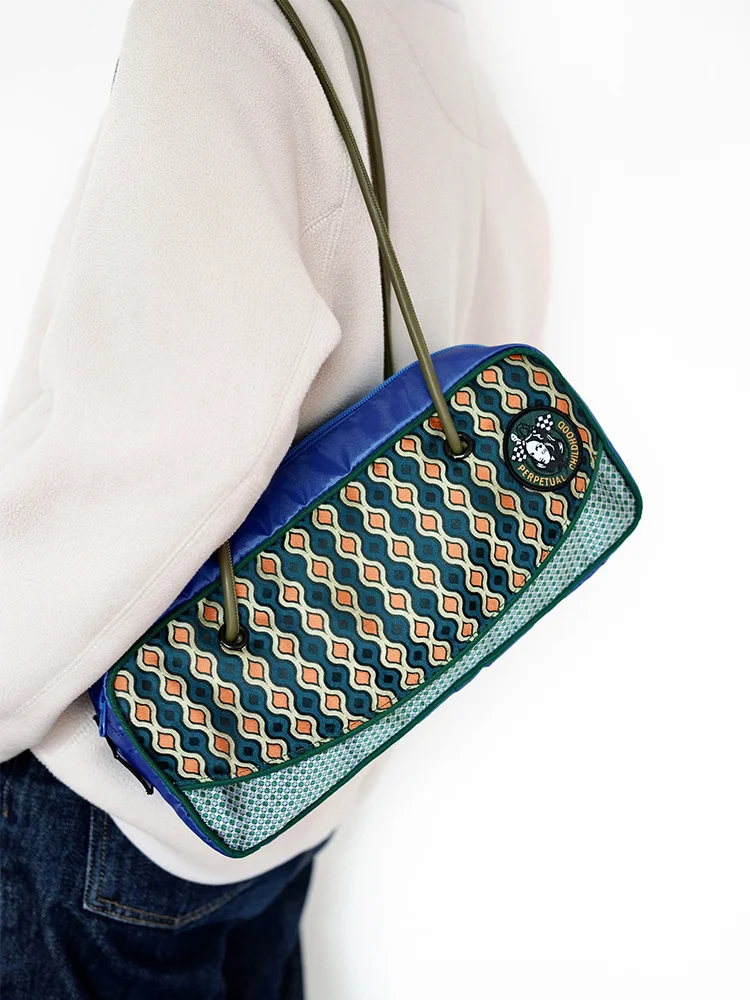

Large Capacity Shoulder Handbag Women's Original Retro Bag 2026 New Style French Bread Underarm Bag Soft Polyester