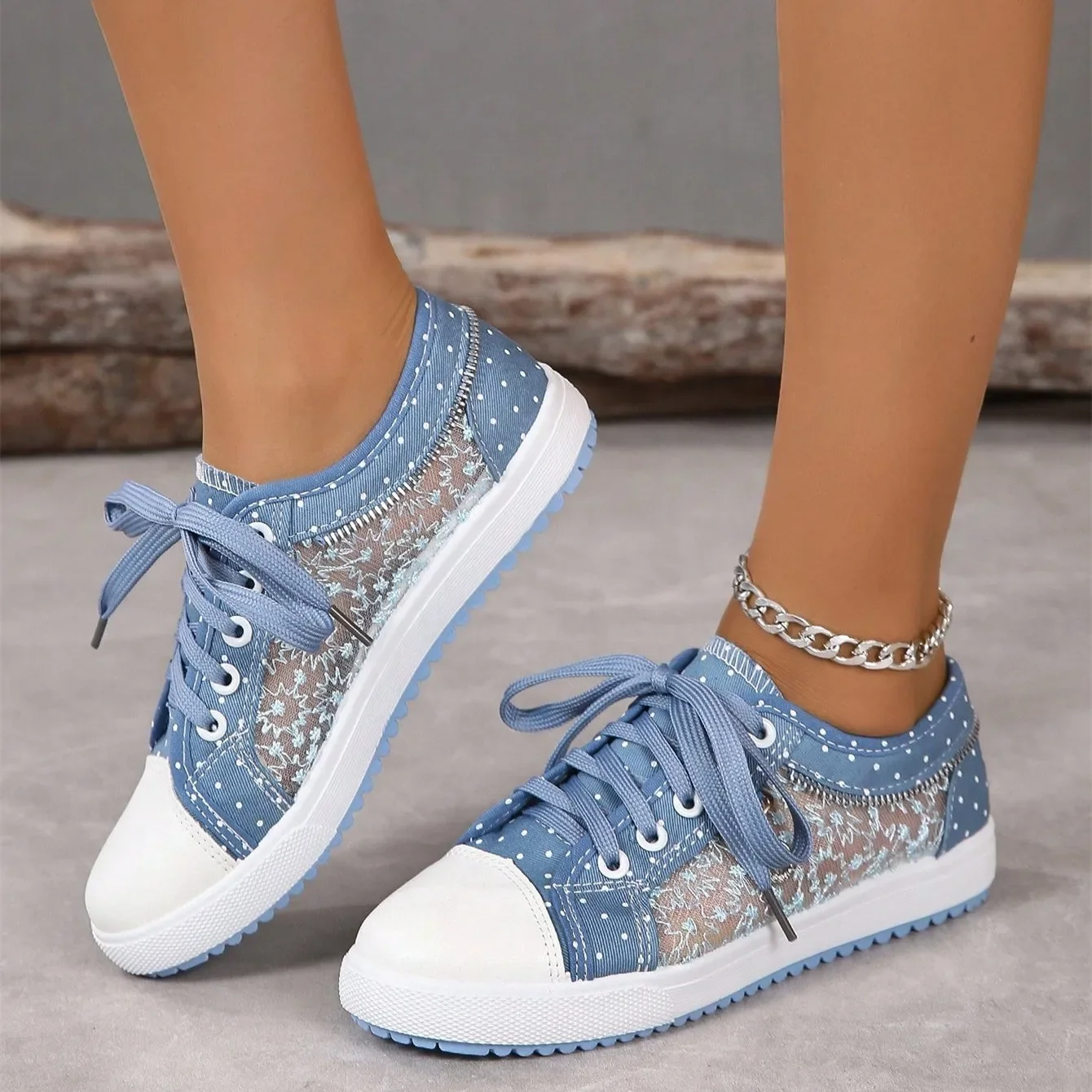 Woman Designer Sneakers New Summer Fashion Casual Shoes Canvas Hollow Breathable Platform Flat Shoes Woman Sneakers Tenis Jeans