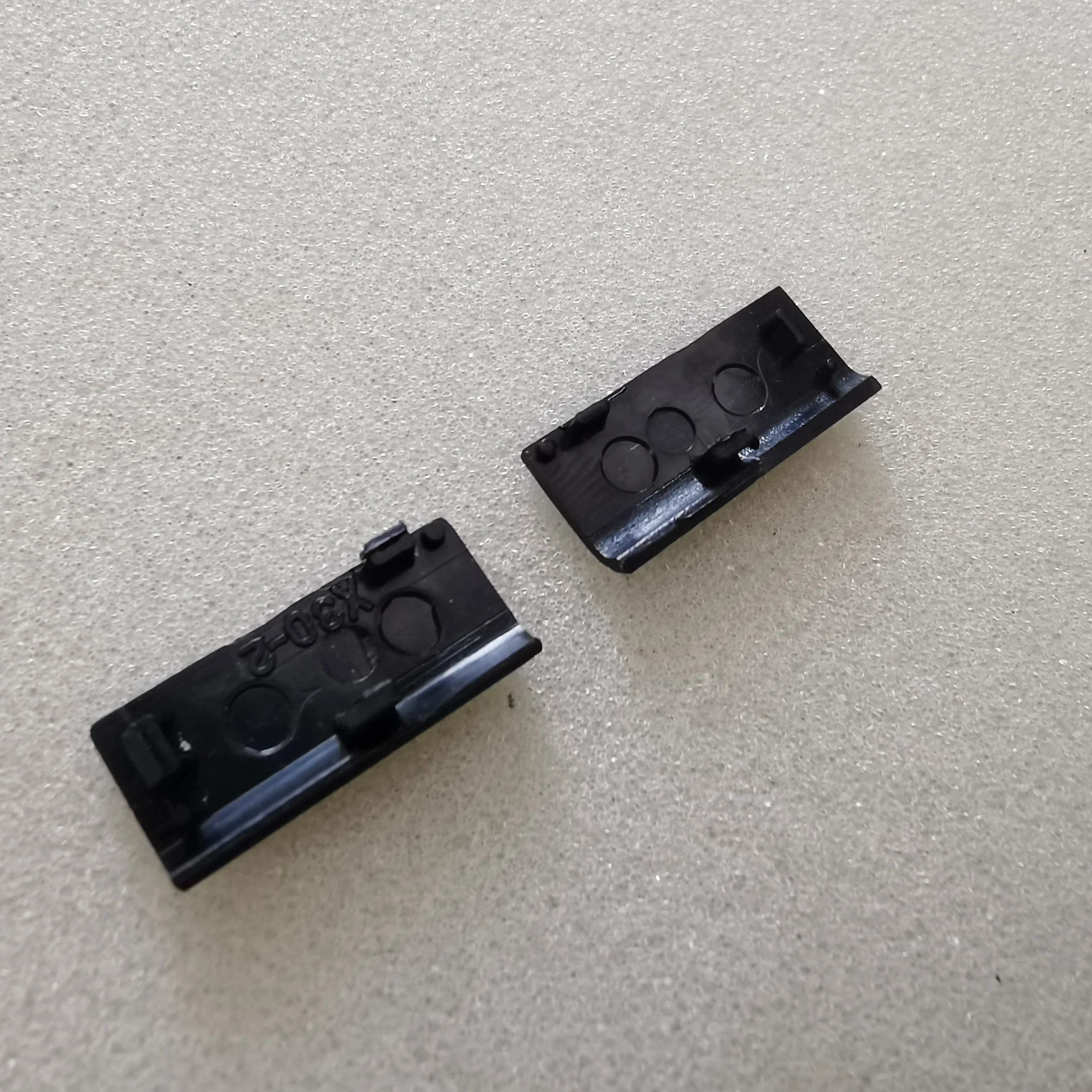 

Пара новых крышек шарнира ЖК-дисплея для ноутбука Lenovo YOGA 730-15 730-15IKB, пластик