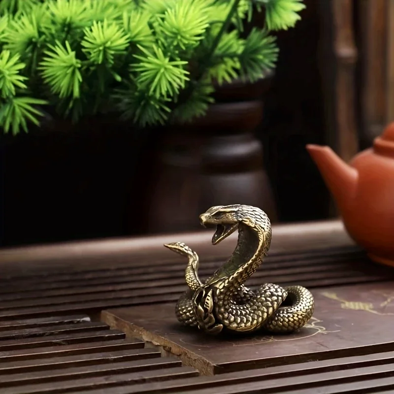تمثال كوبرا عتيق من النحاس الصلب - منحوتة ثعبان مصنوعة يدويًا، عرض قابل للجمع لغرف متعددة وديكور عطلة احتفالي