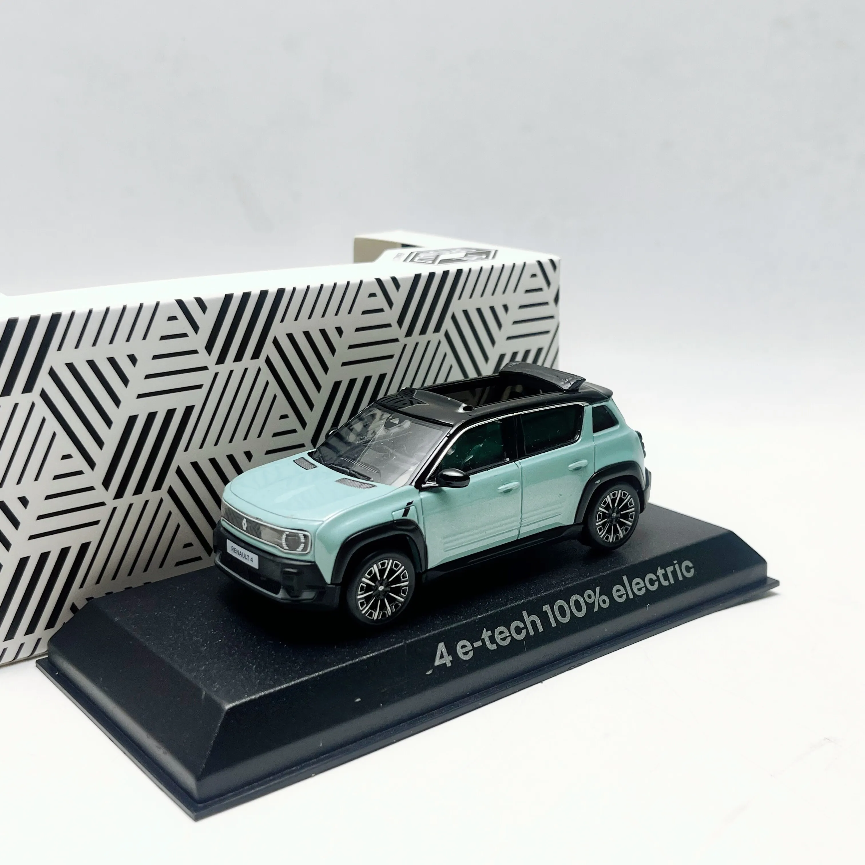 

Diecast Norev 1/43 Scale 4 E-tech 100 Electric Alloy Car Model