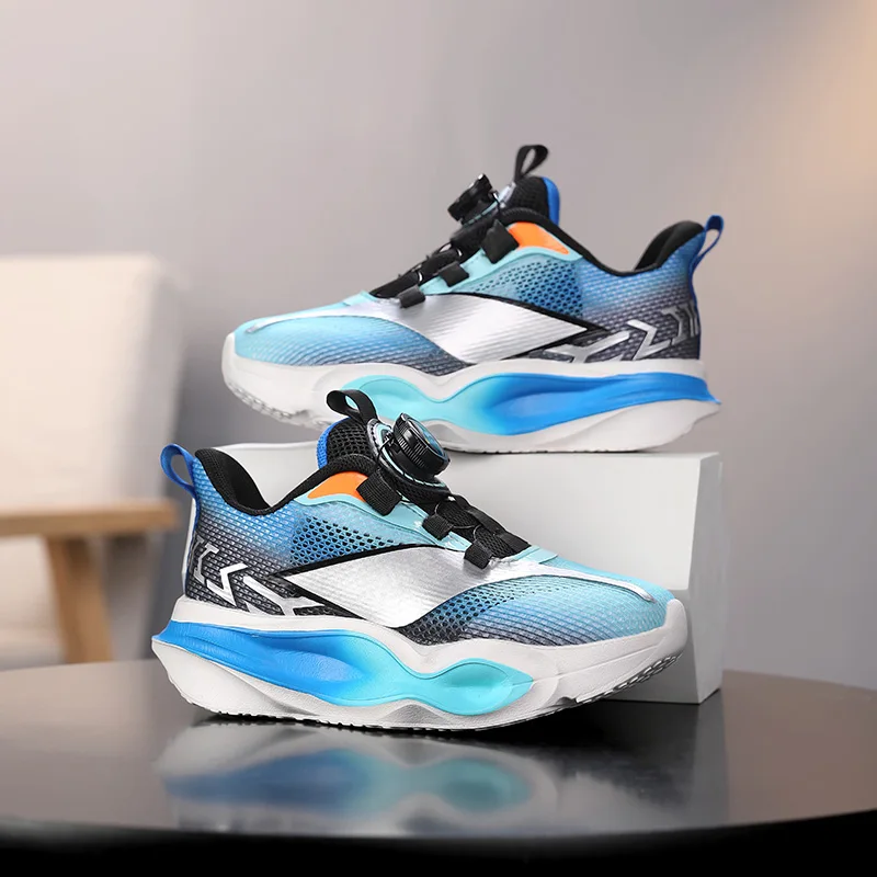 A pair of all-weather children's sports shoes, breathable, comfortable and soft, with a rotating buckle design, TL-13059