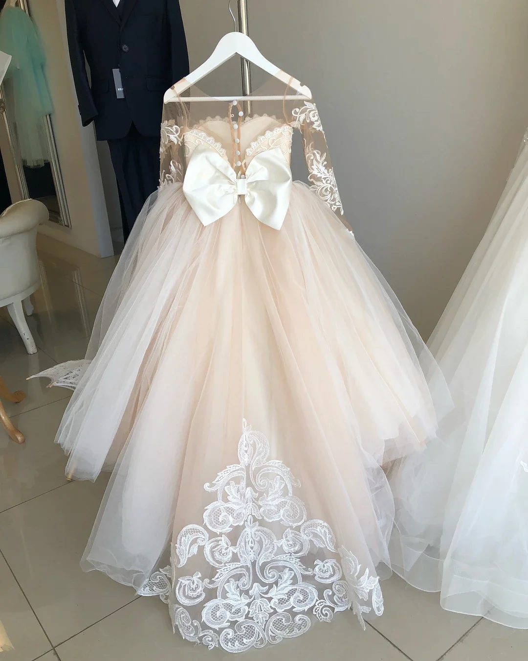 Lace Champagne Flower Girl Dress For Wedding White Long Sleeve With Bow Tulle Kids Princess First Communion Dresses Ball Gowns