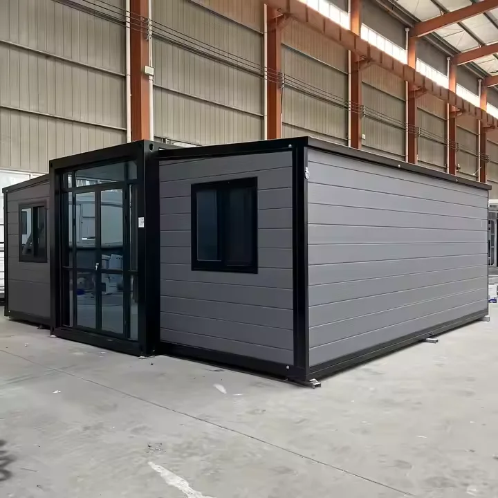 40ft ขยายบ้านคอนเทนเนอร์ห้องนั่งเล่นที่สะดวกสบาย Prefab จัดส่งคอนเทนเนอร์ Villa Industrial Design เหล็กกลางแจ้ง 20ft