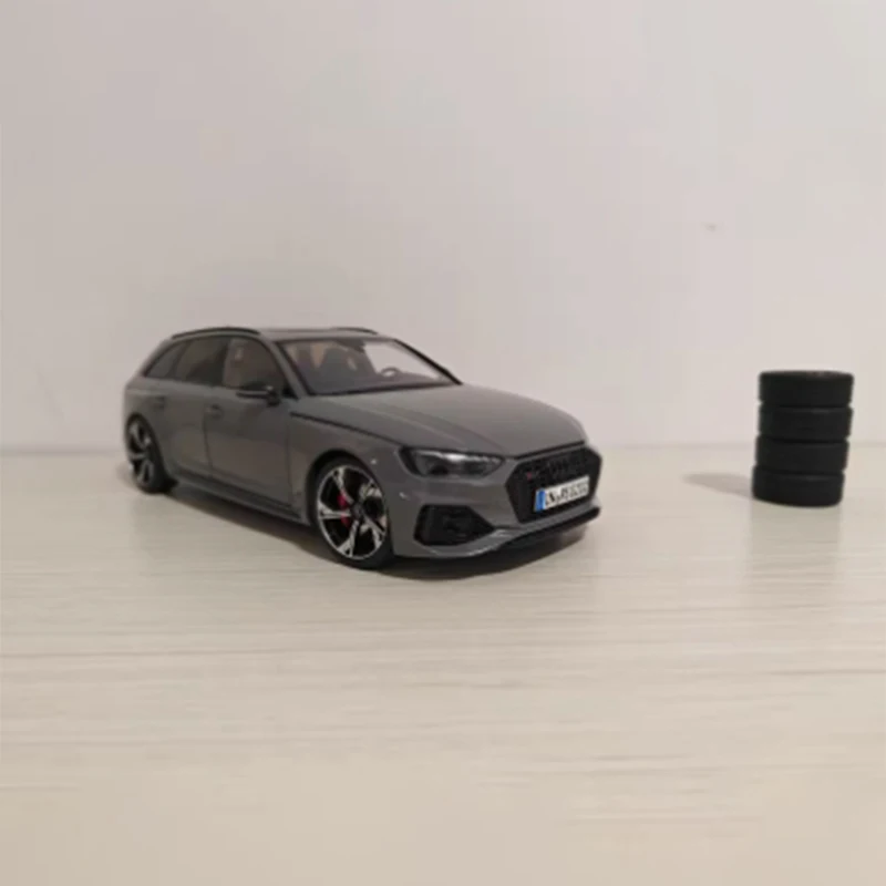 Original 1:18 Scale RS4 B9 Avant station wagon Simulation Alloy Car Model Display Collectible Toy Gift Decoration Souvenir