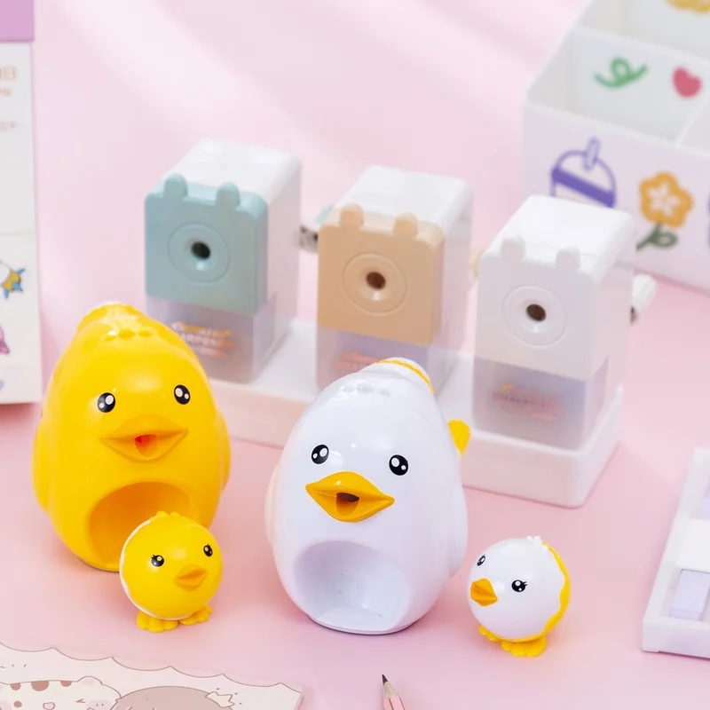 1pcs Novelty Cute Cartoon Animal Chick Pencil Sharpener Kawaii Hand Mechanical Student Pencil Sharpeners School Office Stationer