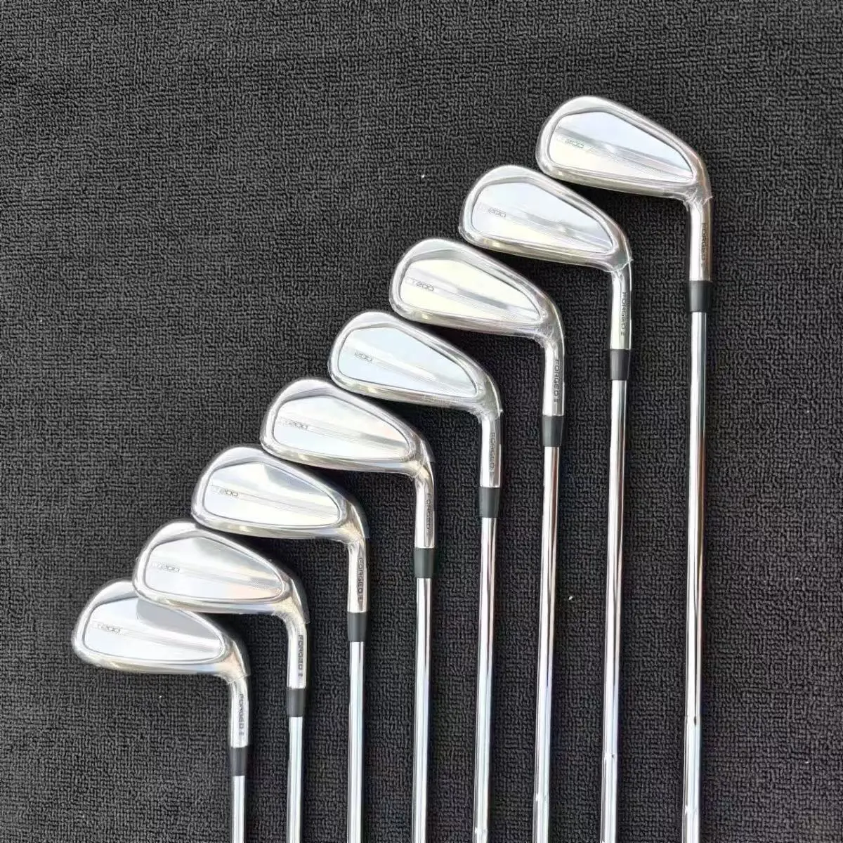 2025 نادي الجولف فضي T200 مجموعة مكاوي الجولف (4-9P48) R/s عمود مرن من الفولاذ/الجرافيت مع غطاء علوي #2