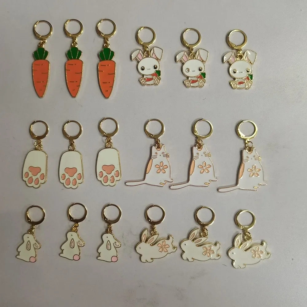 12cs Carrot&Rabbit&Cat&Paw Locking Stitch Markers Alloy Enamel Charm Stitch Marker with Stainless Steel Hoop Golden 2pcs/style