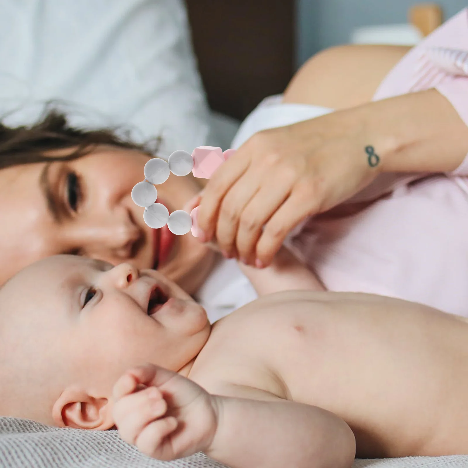 Collana di colore a contrasto massaggiagengive giocattoli per bambini bambini che allattano massaggiagengive in Silicone per l'allattamento al seno