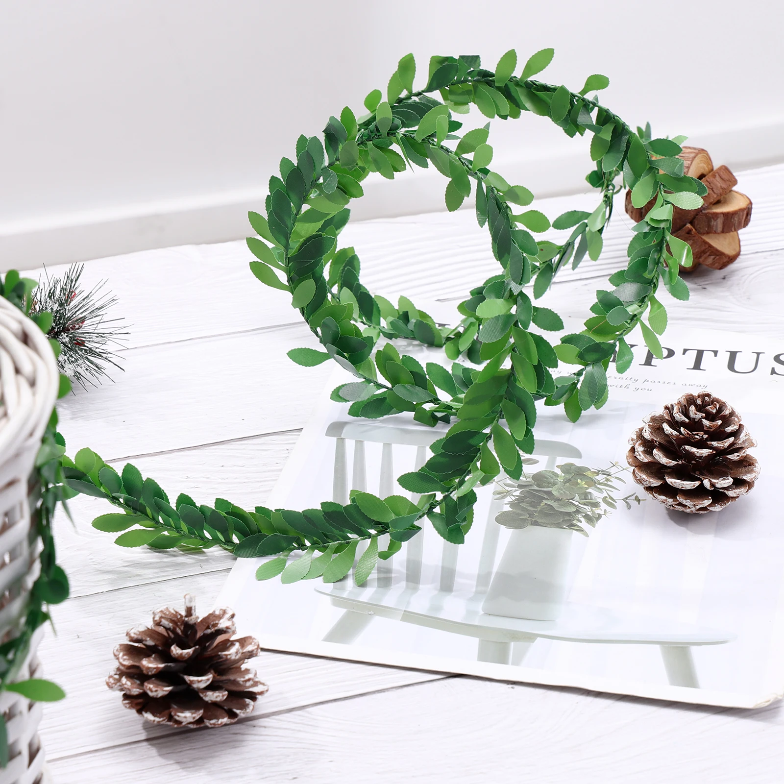

Simulated Green Leaf Garland Accessories Artificial Eucalyptus Vine Wired Foliage Decor Home Party Wedding Store Coffee