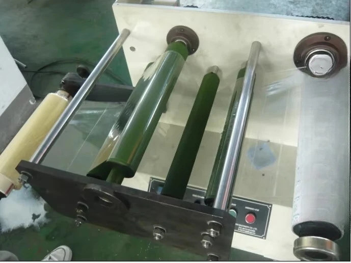 Хит продаж, высококачественный мини-резак для ленты, небольшой резак для клейкой ленты и перемотчик, и удобная упаковка из фольги.