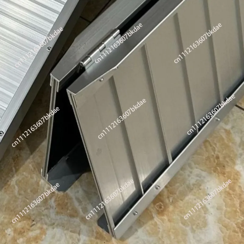 Accessible Aluminum Alloy Ramp Portable Non-slip Folding Mobile Staircase Ramp Wheelchair Ramp