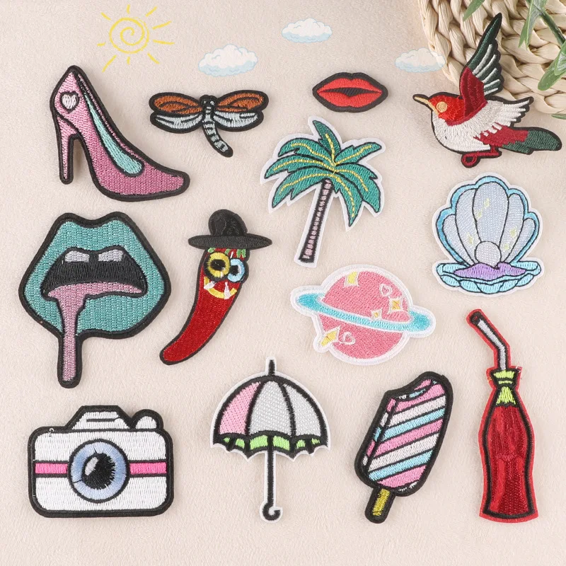 

Пластыри с вышивкой в виде листьев