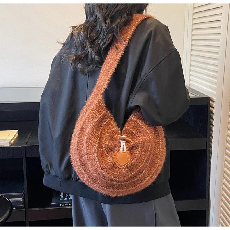 

Solid Color Knitted Bag Soft Fashionable Casual Handbag Pleated Versatile Commuting Shoulder Bag Women's Tote Bag 2026 New