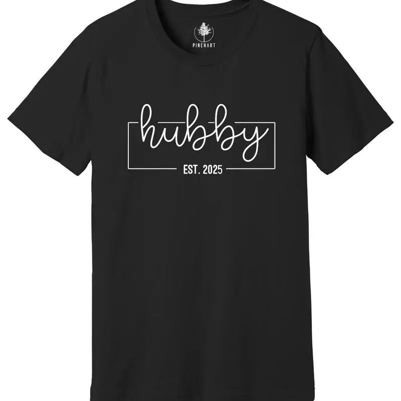 قميص Wifey Hubby Est 2025، قمصان شهر العسل، قميص مصروف حديثًا